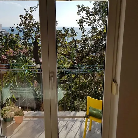 Sunny 150 M From The Sea Apartman