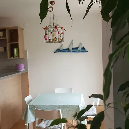 Sunny 150 M From The Sea דירה אופטיה