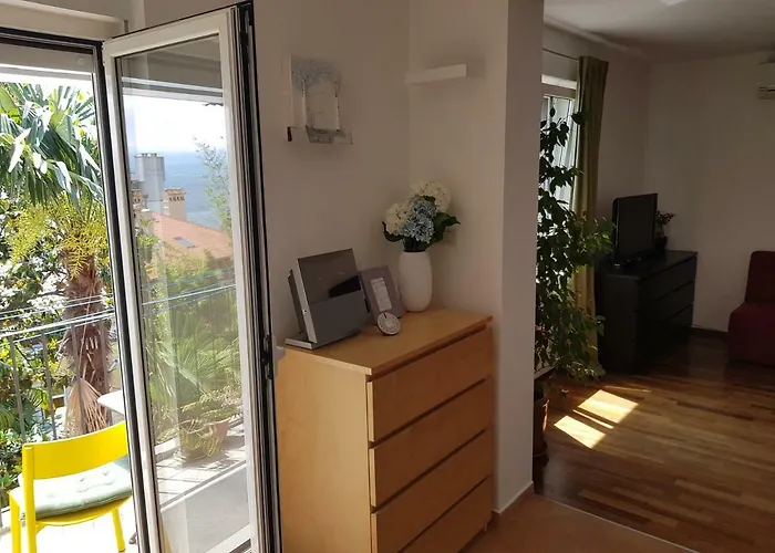 Διαμέρισμα Sunny 150 M From The Sea *