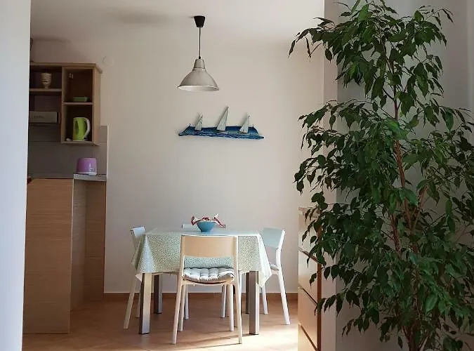 Sunny 150 M From The Sea Apartmán