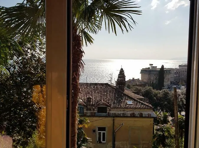 Апартаменты Sunny 150 M From The Sea