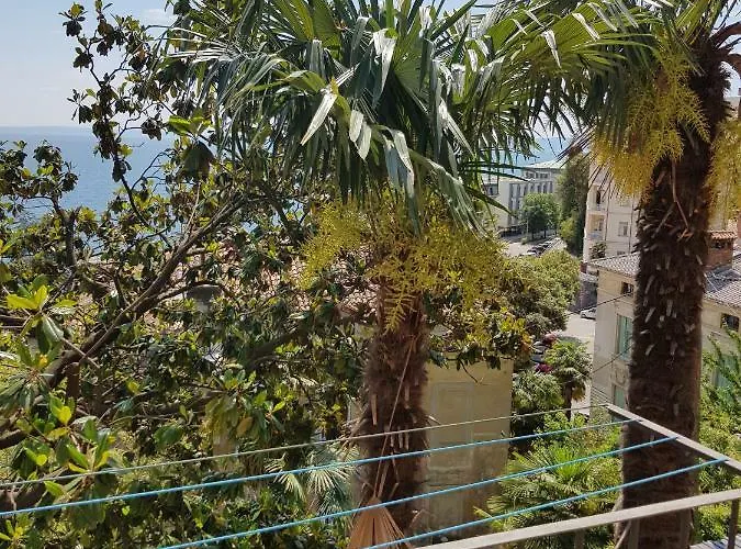 Sunny 150 M From The Sea Appartement